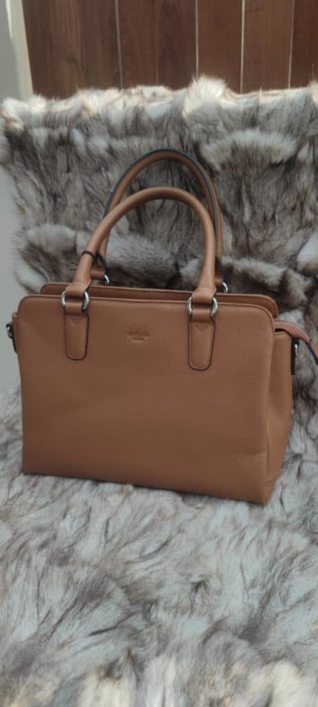 Sac à main en cuir marron clair, sacstructure élégante, sac à poignées, sac pour femme, accessoire de mode en cuir de haute qualité.